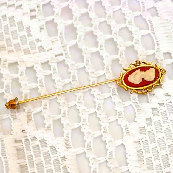 Vintage Cameo Stick Pin Scarf Pin Avon Gold Tone with Tiny Pearls - Picture 2 of 4